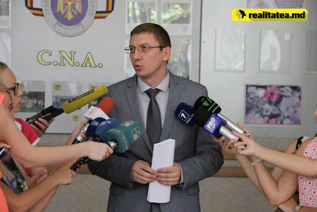 Cele trei persoane din conducerea Băncii Naționale a Moldovei au fost reținute într-un dosar nou pornit pe faptul neglijenței în serviciu, admisă în perioada 2010-2014.
