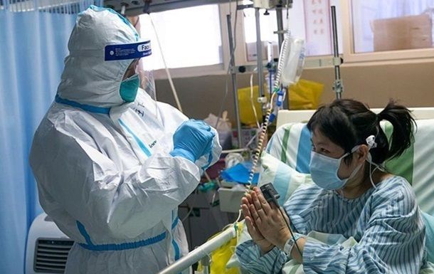 В Китае впервые зафиксировали случай "привезенного" коронавируса.