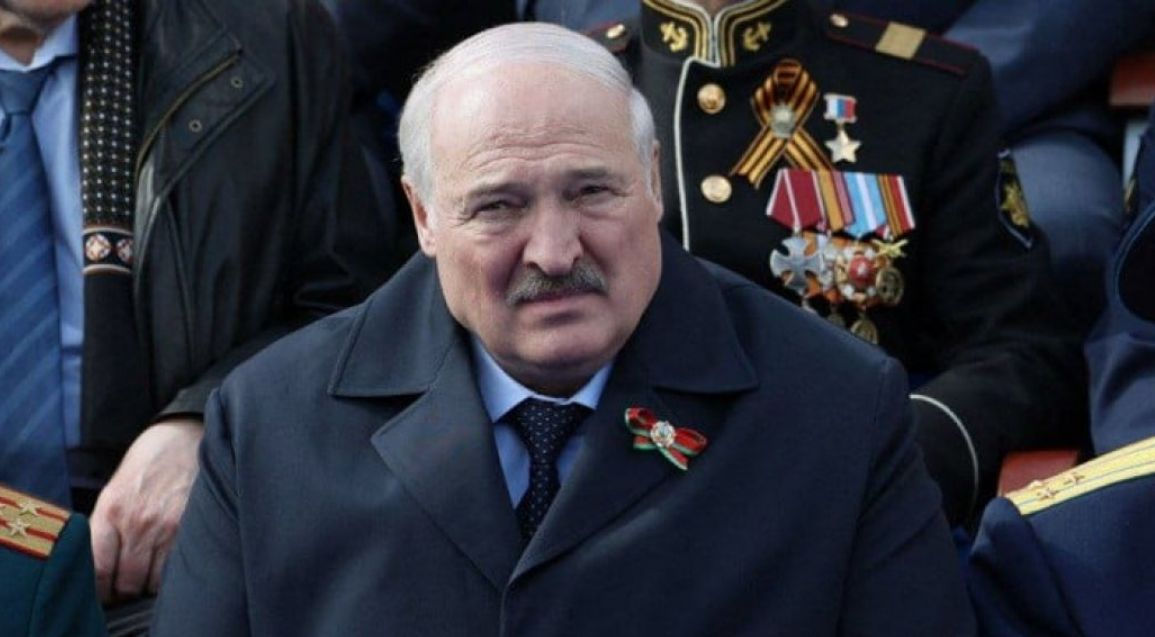 В окружении Лукашенко утверждают, что у него грипп.