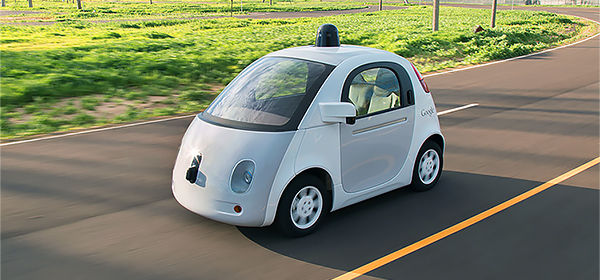 Автомобили Google держат в памяти тысячи объектов и пытаются заранее предсказать траектории их движения.