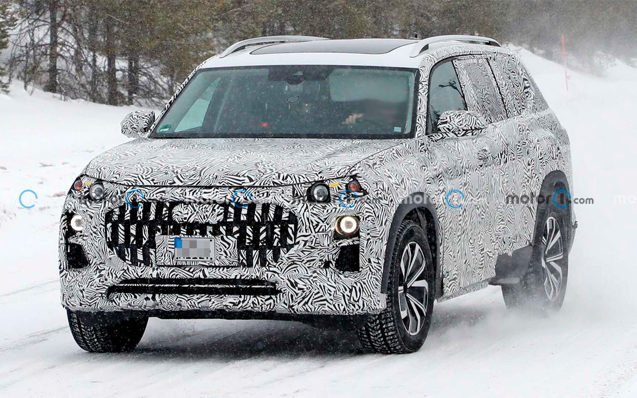 Audi вывела на тесты новый большой кроссовер.