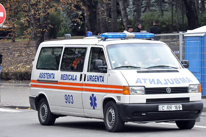 Пострадавшая получила серьезные травмы и была доставлена в больницу, где, к сожалению, спустя два часа скончалась.