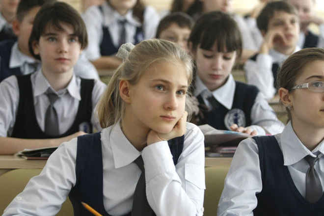 Опрос: 50% родителей хотят, чтобы их дети продолжили обучение за границей.