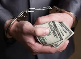 Polițist al DP Chișinău, reținut cu mită de 550 de euro. Foto: protv.md
