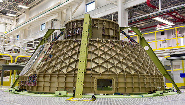Пилотируемый транспортный космический корабль CST 100 Starliner, разрабатываемый компанией Boeing.