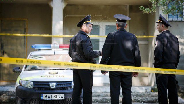 По данным полиции, руки и ноги 64-летней жертвы были связаны. Фото: publika.md