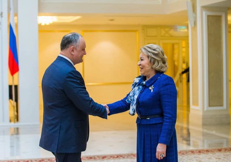 Президент Молдовы Игорь Додон поздравил Валентину Матвиенко с юбилеем.