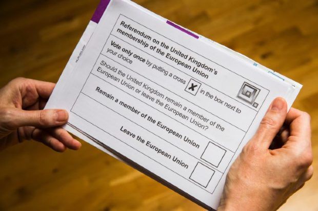 Cetăţenii britanici sunt aşteptaţi joi la vot pentru a decide dacă Marea Britanie va rămâne în Uniunea Europeană sau va părăsi Blocul european.