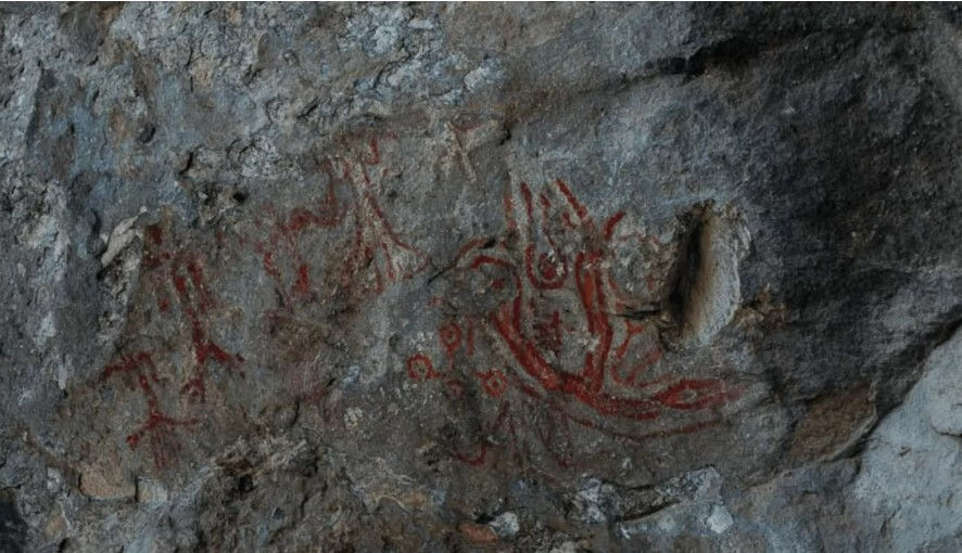 В турецкой пещере найдены наскальные рисунки возрастом 8000 лет.