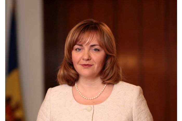 "Поздравляю вас с Днем государственного служащего!"