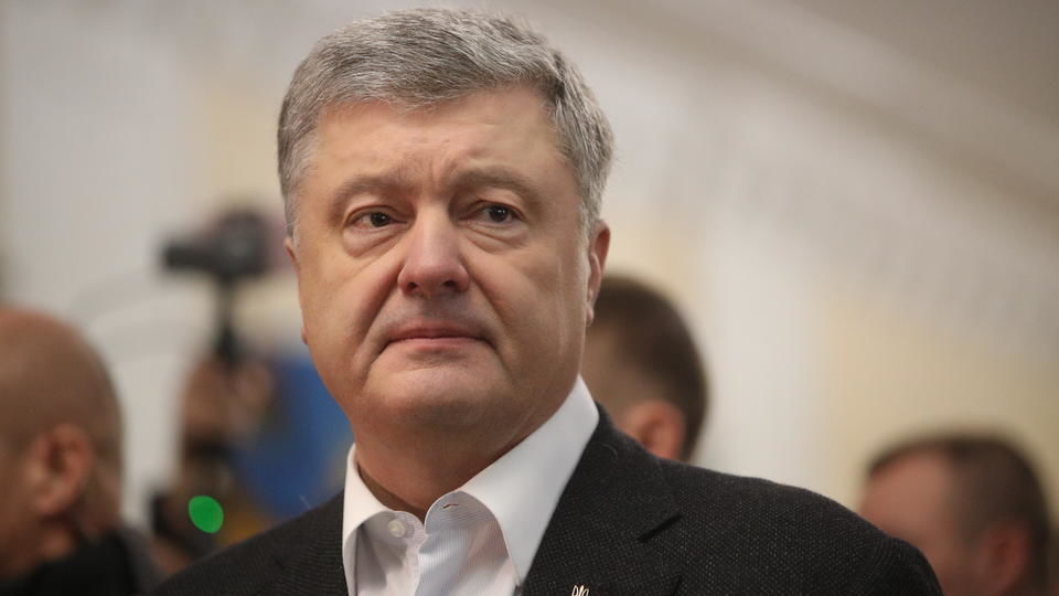 Порошенко продал свои телеканалы из-за закона "об олигархах".