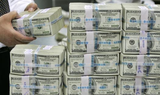 На вопрос, как ему удается сочетать работу председателя Чимишлийской молодежной организации Либеральной партии с должностью председателя EcoCim, Андрей Присэкару сказал, что эти два вида деятельности смыкаются.