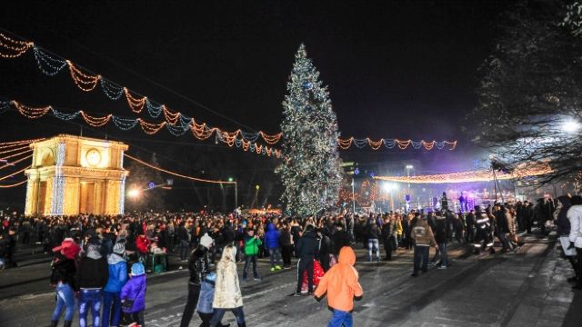 Главная новогодняя ель страны вернется на площадь.
