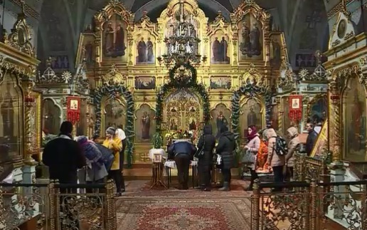 Паломники верят: то, что икона замироточила в Молдове - знак благорасположения Божьей Матери. 