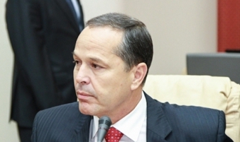  Ieri, la ședința de rămas bun la Guvern, Vlad Filat era foarte liniștit. O spune bașcanul Găgăuziei, Mihail Formuzal, care crede că atitudinea lui Filat vorbește despre multe.
