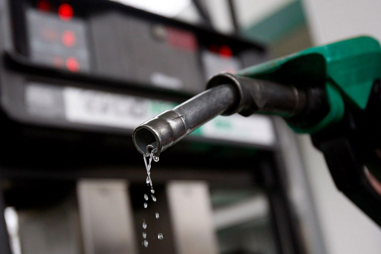 Benzina și motorina s-au ieftinit din nou. Foto: 4tuning.ro