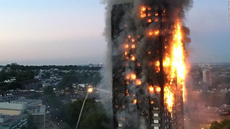 Incendiul la Londra: Cel puţin 30 de morți, potrivit unui ultim bilanț. Foto: OrtodoxINFO
