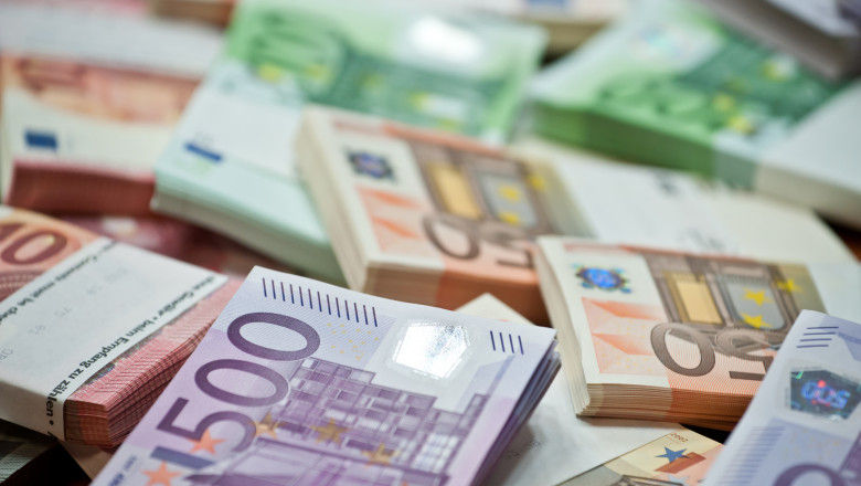 Два итальянца продавали за 400 000 евро гражданство вымышленной страны в Антарктиде.