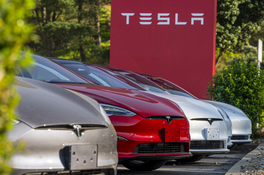 Tesla продолжит сокращать рабочие места до июня.