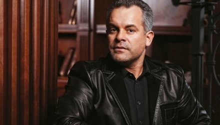 Anterior și Mark Tkaciuk a declarat că Vladimir Plahotniuc vrea să acapareze PCRM înainte de alegeri și a îndemnat comuniștii să nu cedeze în fața oligarhilor.