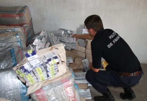 27500 de pachete cu țigări de contrabandă descoperite de oamenii legii. Foto: deschide.md