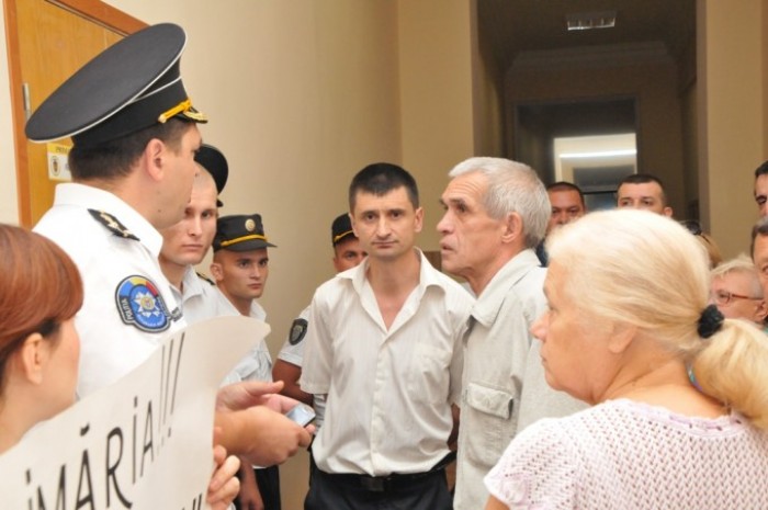 Săptămâna trecută la Primărie au avut loc proteste agresive, organizate de Maia Laguta. 