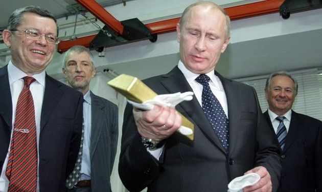Rusia a cumpărat în ultimii 10 ani o cantitate de aur echivalentă cu de trei ori greutatea Statuii Libertăţii.  