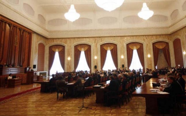 Parlamentului şi Guverul se întrunesc într-o şedinţă comună pe 10 septembrie.