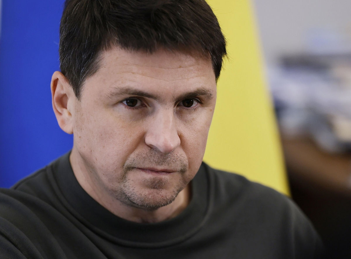 Советник главы офиса президента Украины Михаил Подоляк.