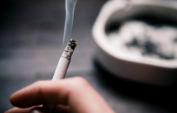 Legea antifumat a intrat în vigoare în data de 31 mai. Fumatul nu este permis acum în baruri, restaurante, cluburi de noapte, precum și la locul de muncă.