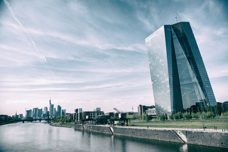 Concedieri masive anunțate de cea mai mare bancă din Germania