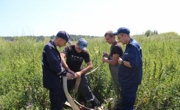 Для ликвидации пожаров привлечено около 37 человек личного состава.
