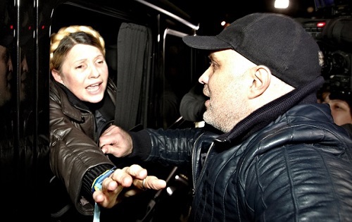Экс-премьер собирается поднимать страну и экономику.