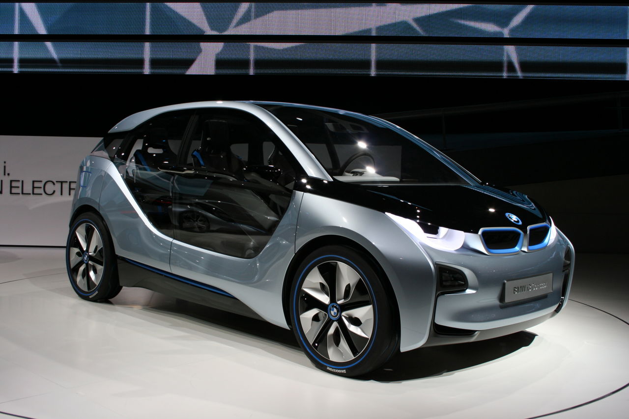BMW продала полмиллиона электрифицированных автомобилей.