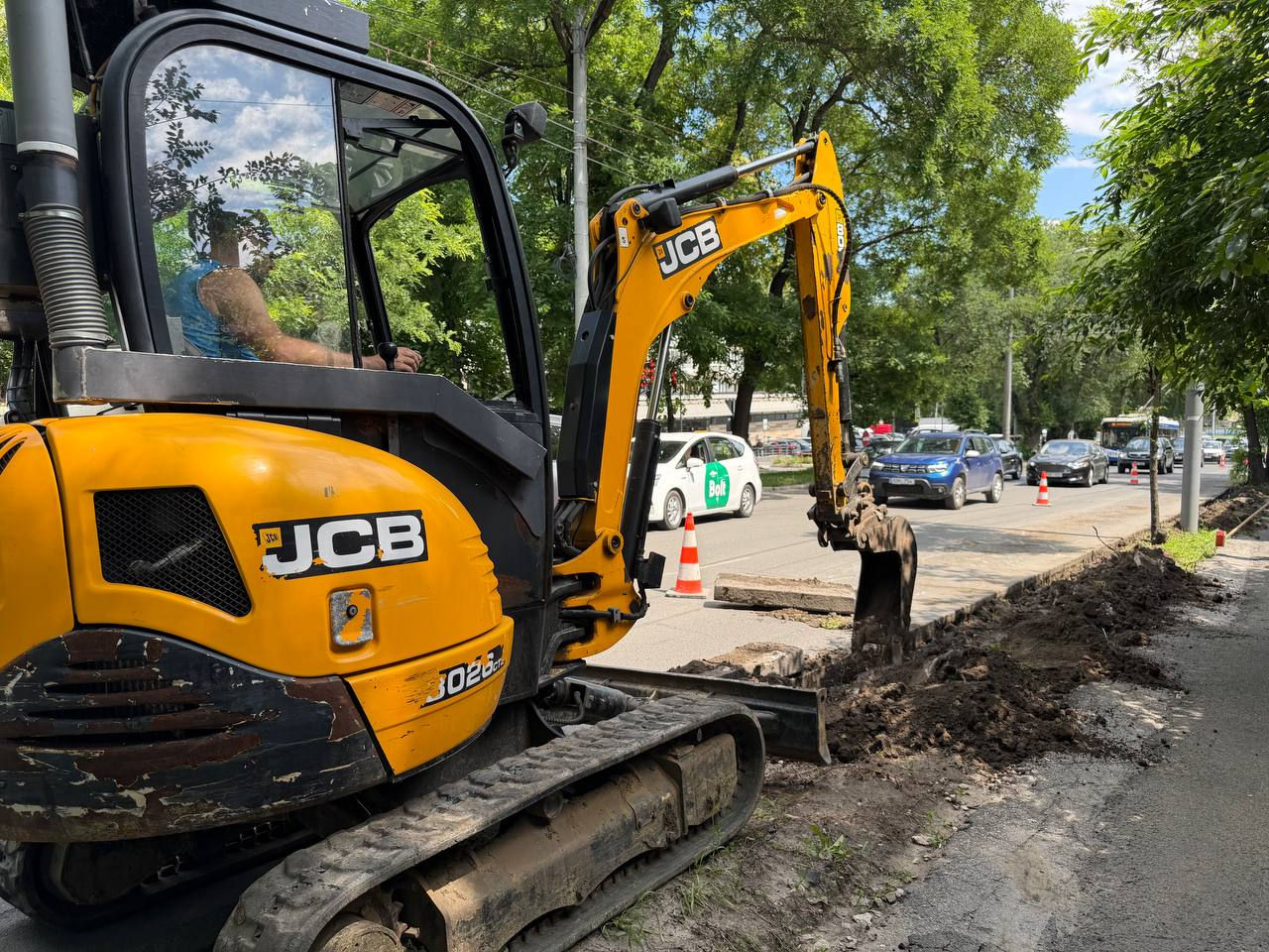 A început reparația capitală a șoselei Hâncești din Chișinău.