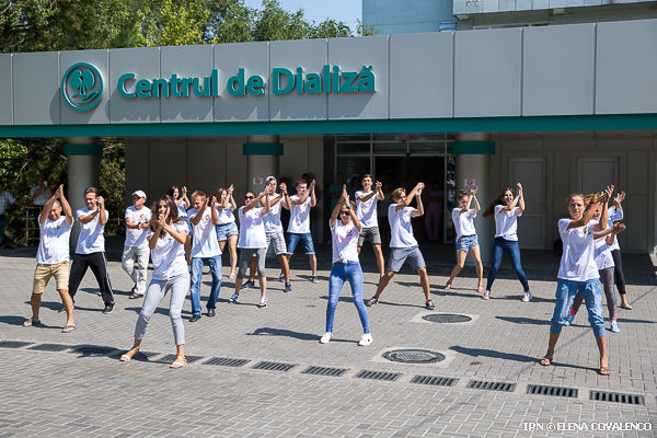 Flashmob la Centrul de Dializă: „Hey, ai grijă de rinichii tăi!” 