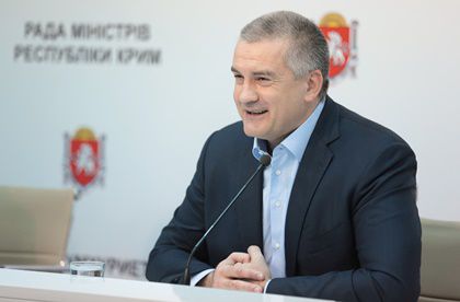 Глава Крыма Сергей Аксенов заявил, что Владимир Путин должен быть пожизненным президентом.