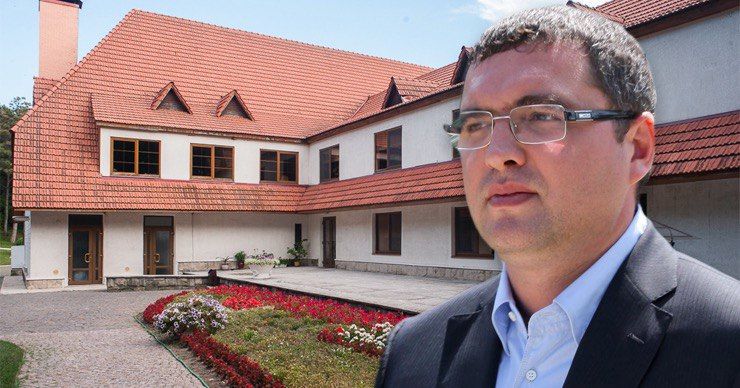 Усатый предлагает превратить резиденцию в Кондрице в санаторий для врачей.