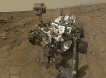 Марсоход Curiosity обнаружил воду во взятых на Марсе образцах почвы.