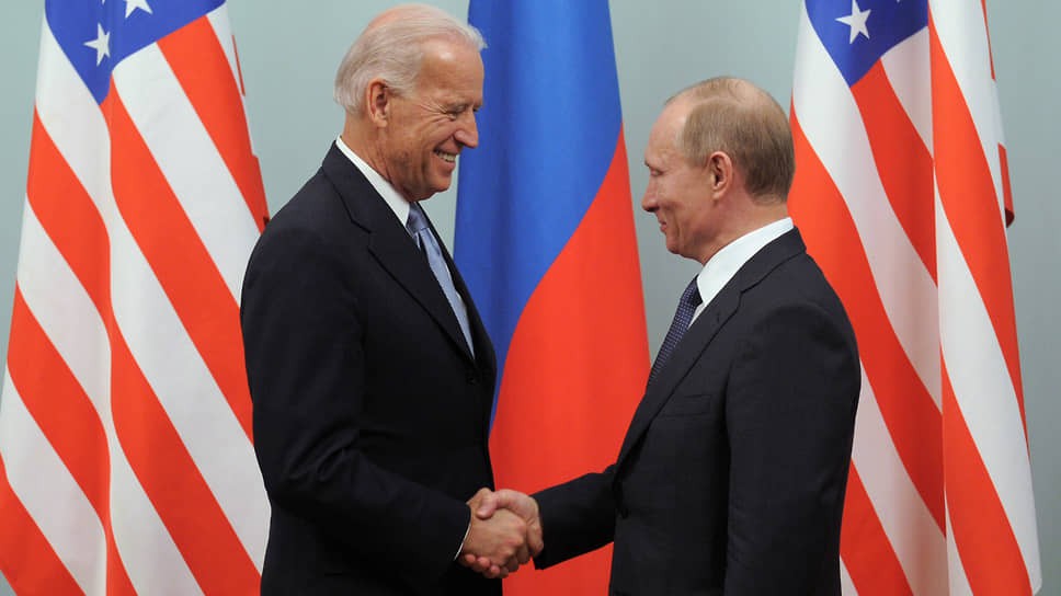Джо Байден предложил Владимиру Путину выбрать между диалогом и конфронтацией.