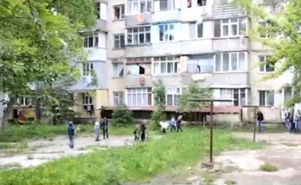 Жильцы дома в Бельцах просят власти обустроить детскую игровую площадку.