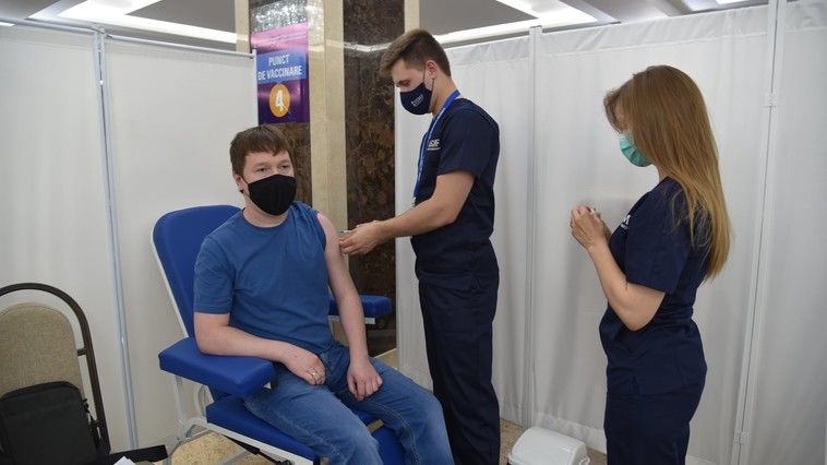 За сутки в Молдове было введено более 21 000 доз вакцины против COVID-19.