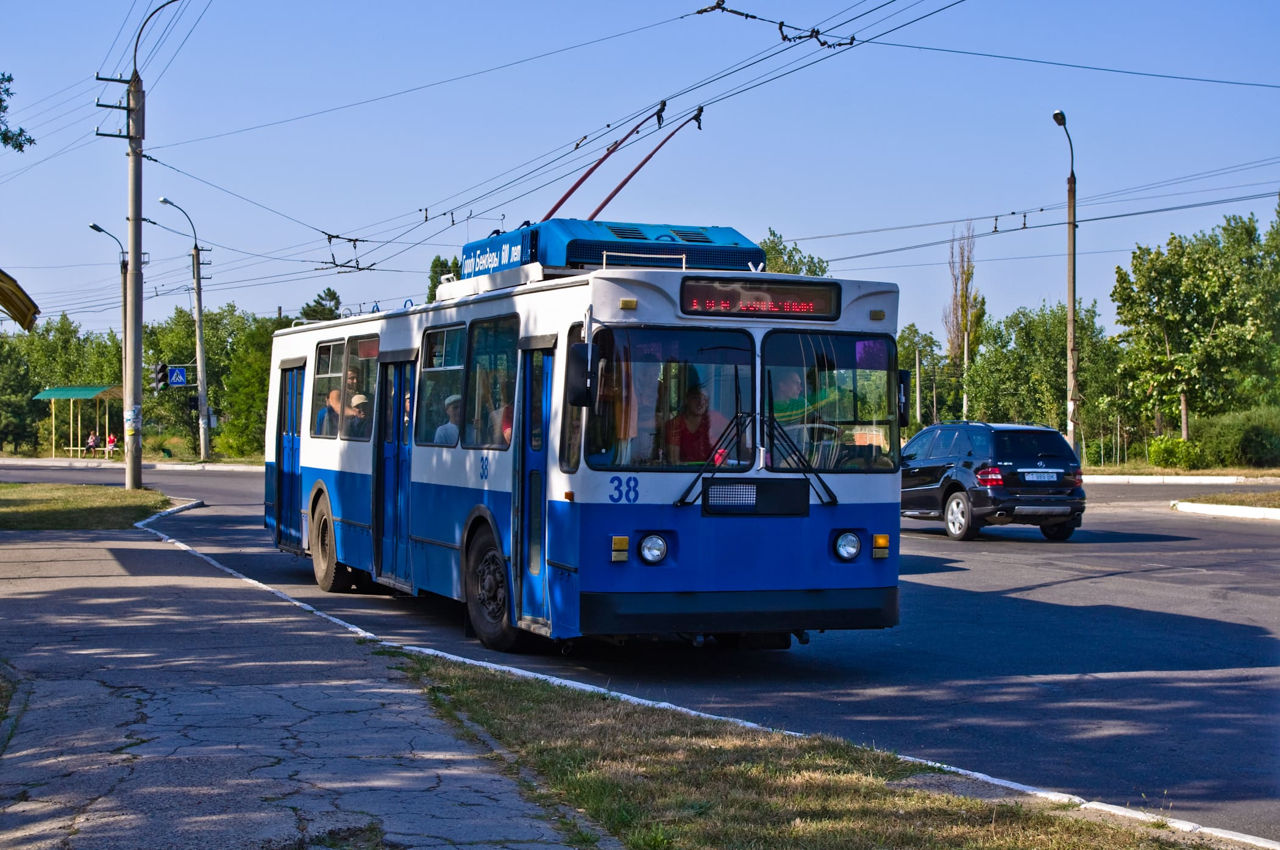 В Бендерах 7-летняя девочка получила рваную рану, выходя из троллейбуса.