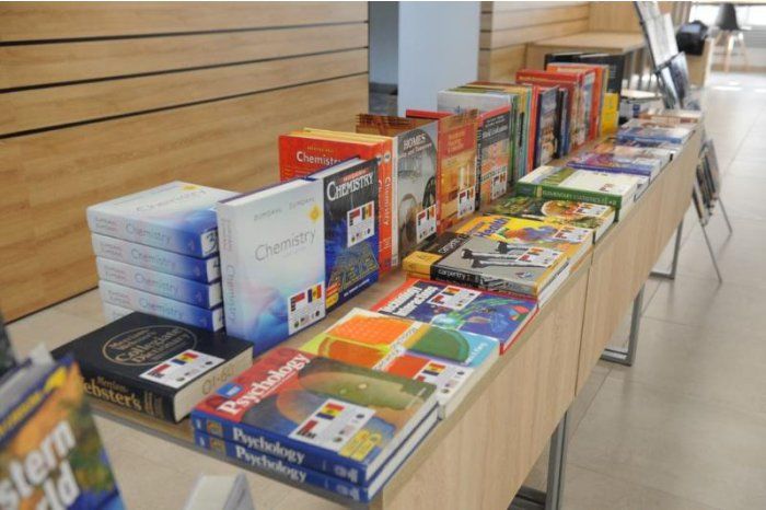 Технический университет Молдовы получил книги в рамках партнерства со штатом Северная Каролина.