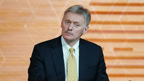 Песков не знает, кому может быть выгодно "отравление" Навального.
