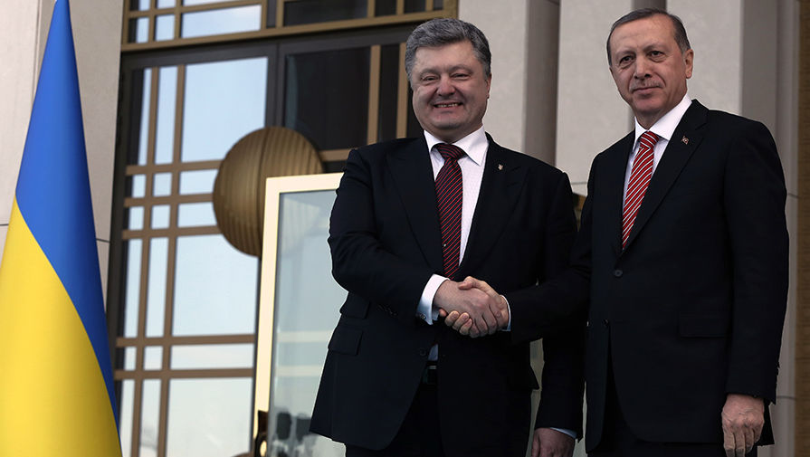 Порошенко выступил за привлечение Турции к международным форматам переговорного процесса.
