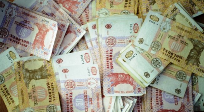 O grupare criminală specializată în fabricarea şi punerea în circulaţie a banilor falşi a fost deconspirată şi reţinută de către Serviciul investigarea fraudelor economice din cadrul Direcţiei de Poliţie a mun.