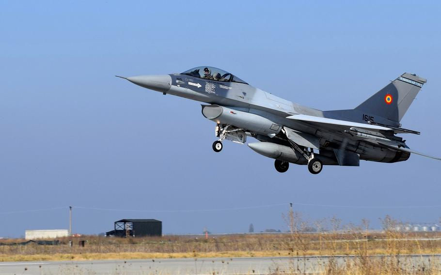 В Румынии опровергли информацию о том, что их F-16C ударили по войскам РФ в Херсоне.