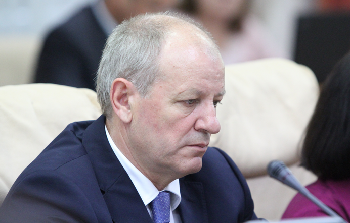 Premierul Iurie Leancă l-a certat astăzi pe ministrul Sănătății că nu a reacționat adecvat în legătură cu scandalul de la Spitalul pentru copii „Valentin Ignatenco”. 