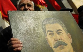 Eminescu, pe acelaşi cântar cu Stalin! 